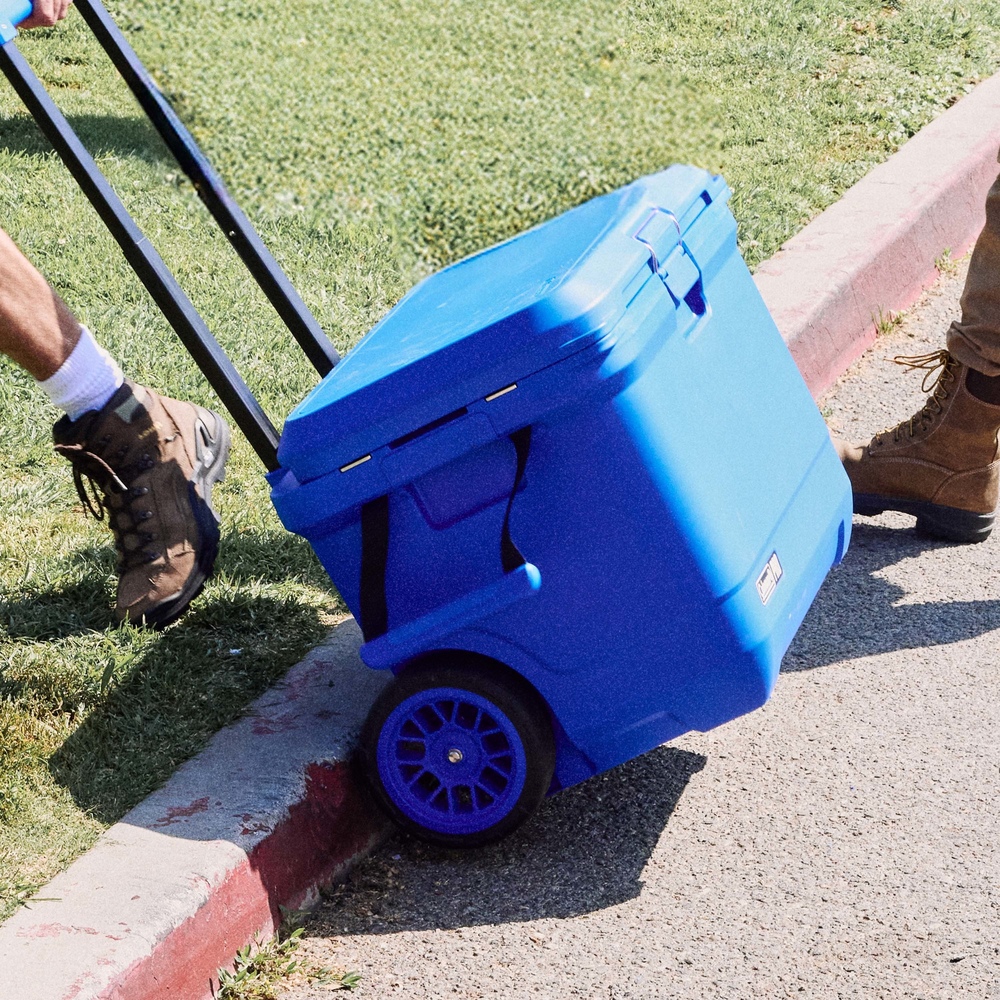 Coleman - Pro 55qt Hard Cooler - Neptune Blue